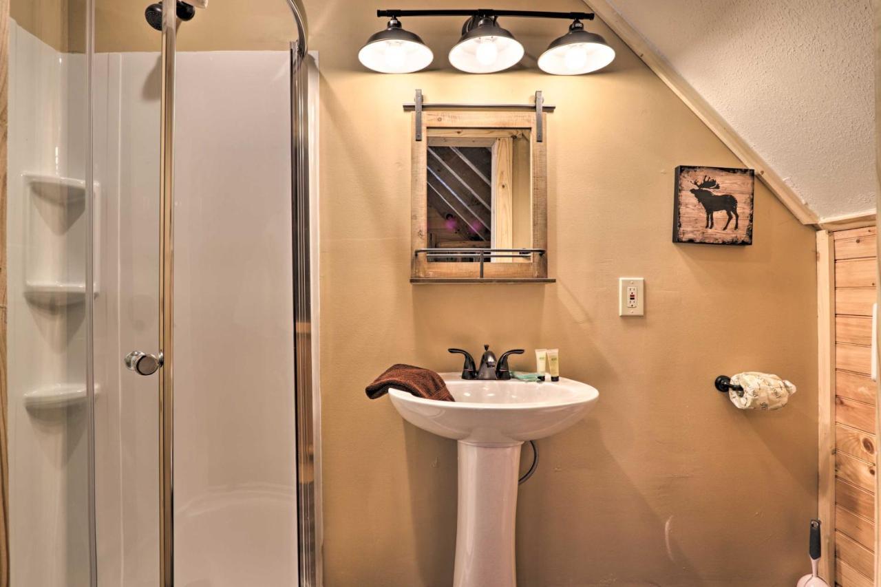 Gatlinburg Cabin With Loft And Game Room 1 Mi To Town エクステリア 写真