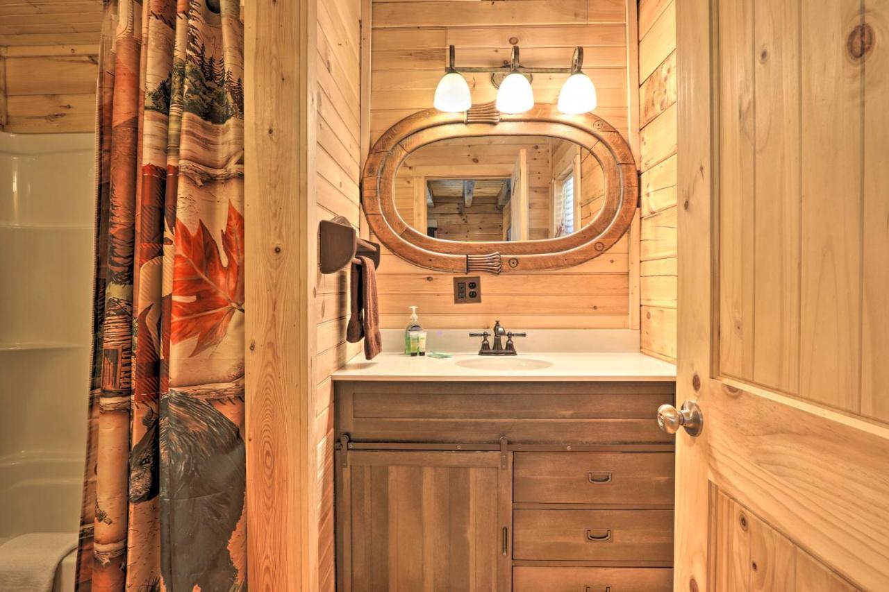 Gatlinburg Cabin With Loft And Game Room 1 Mi To Town エクステリア 写真
