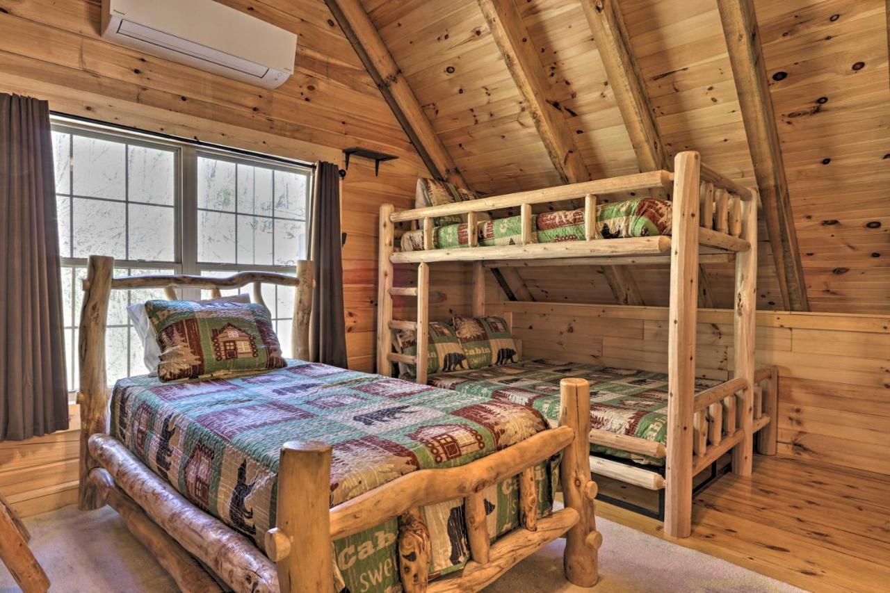 Gatlinburg Cabin With Loft And Game Room 1 Mi To Town エクステリア 写真